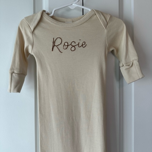 Colored Organics Natural Infant Gown Embroidered ‘Rosie’ (Size Newborn) - Picture 2 of 7